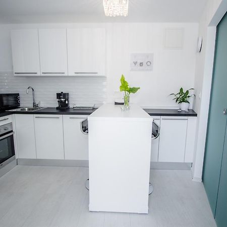 Luxury Studio Apartment White Sensation ヴォディツェ エクステリア 写真