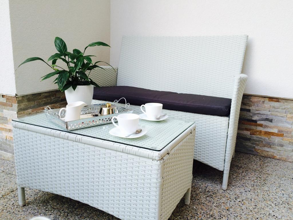 Luxury Studio Apartment White Sensation ヴォディツェ 部屋 写真