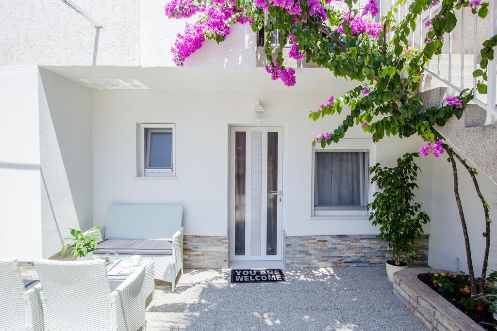 Luxury Studio Apartment White Sensation ヴォディツェ エクステリア 写真