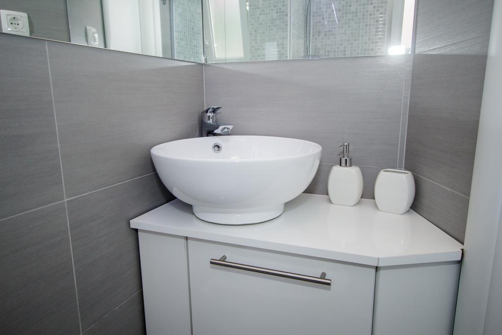 Luxury Studio Apartment White Sensation ヴォディツェ エクステリア 写真