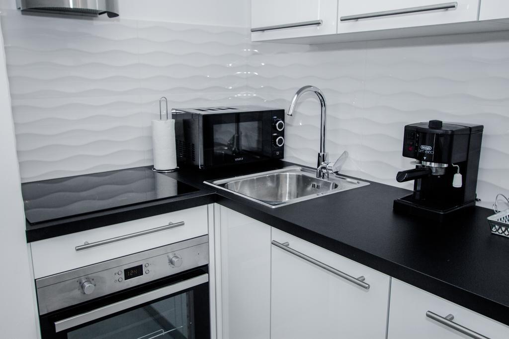 Luxury Studio Apartment White Sensation ヴォディツェ エクステリア 写真