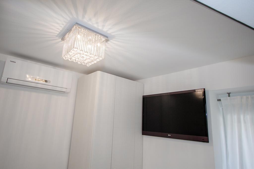 Luxury Studio Apartment White Sensation ヴォディツェ エクステリア 写真